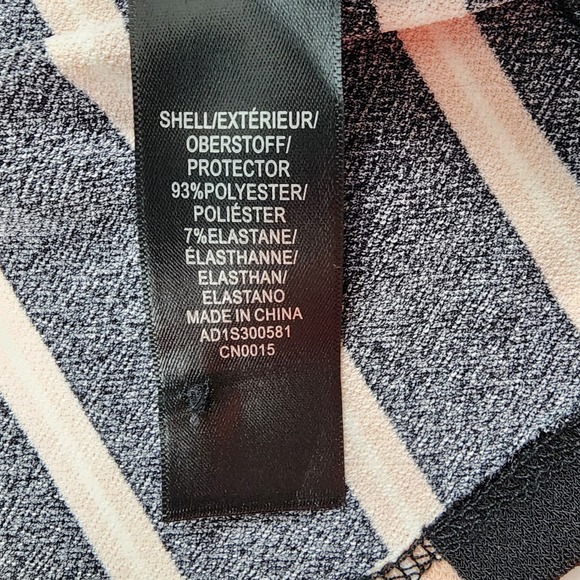 Adriana Papell Womens Size Medium Blouse Black Striped Short Sleeve Pleated - Picture 9 of 10